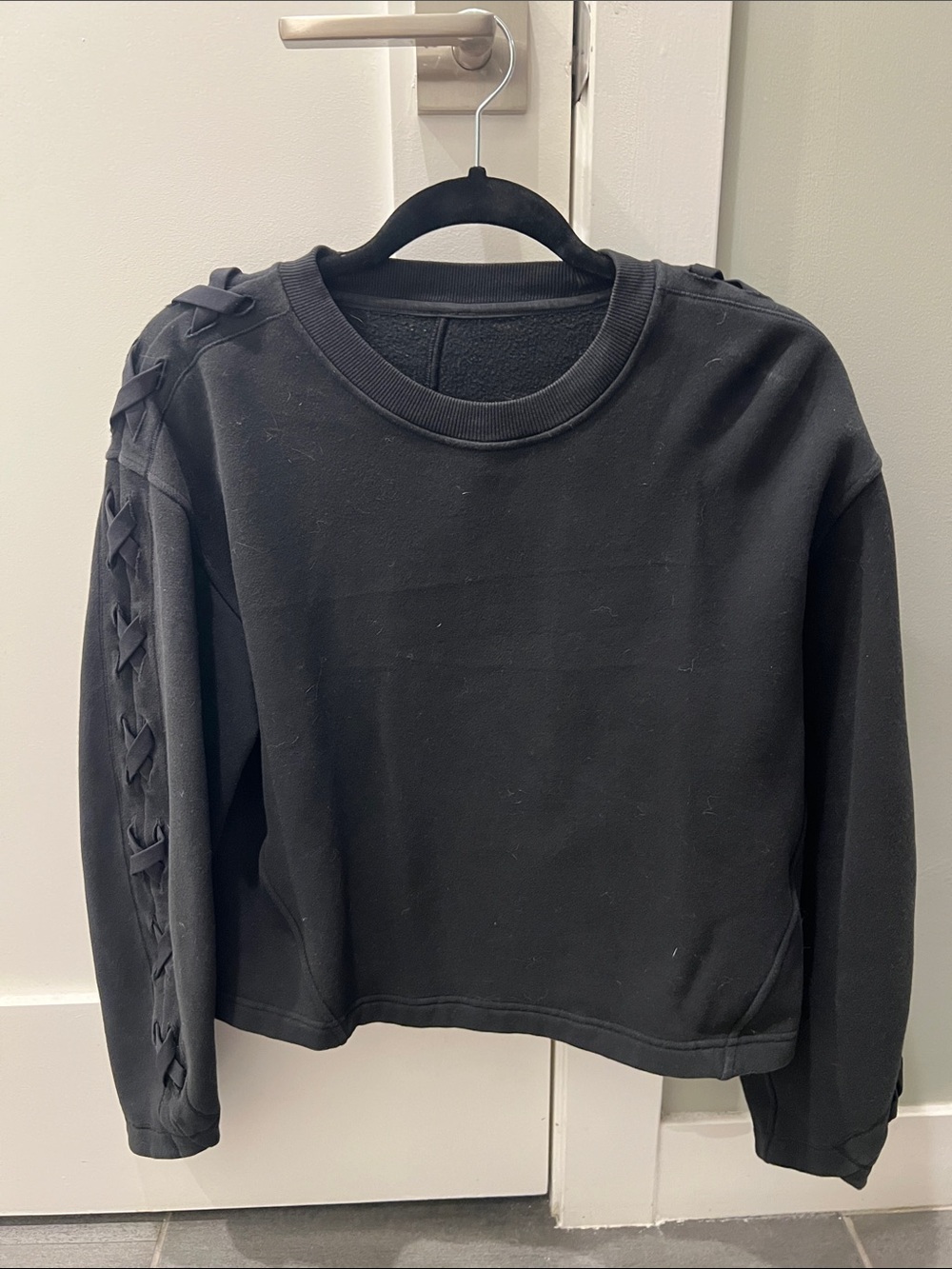 lululemon athletica Black Lace-Up Sleeve Cropped Sweatshirt